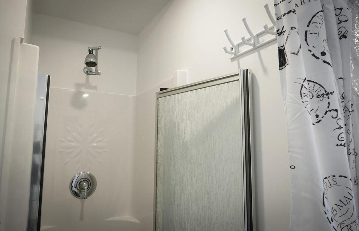 Le Chic Motel Maniwaki Eksteriør billede